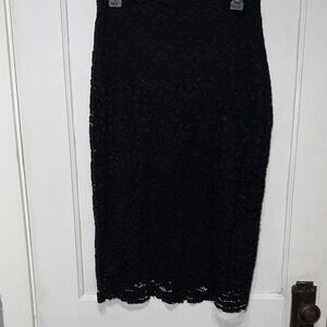 Chic Black Lace Pencil Skirt
